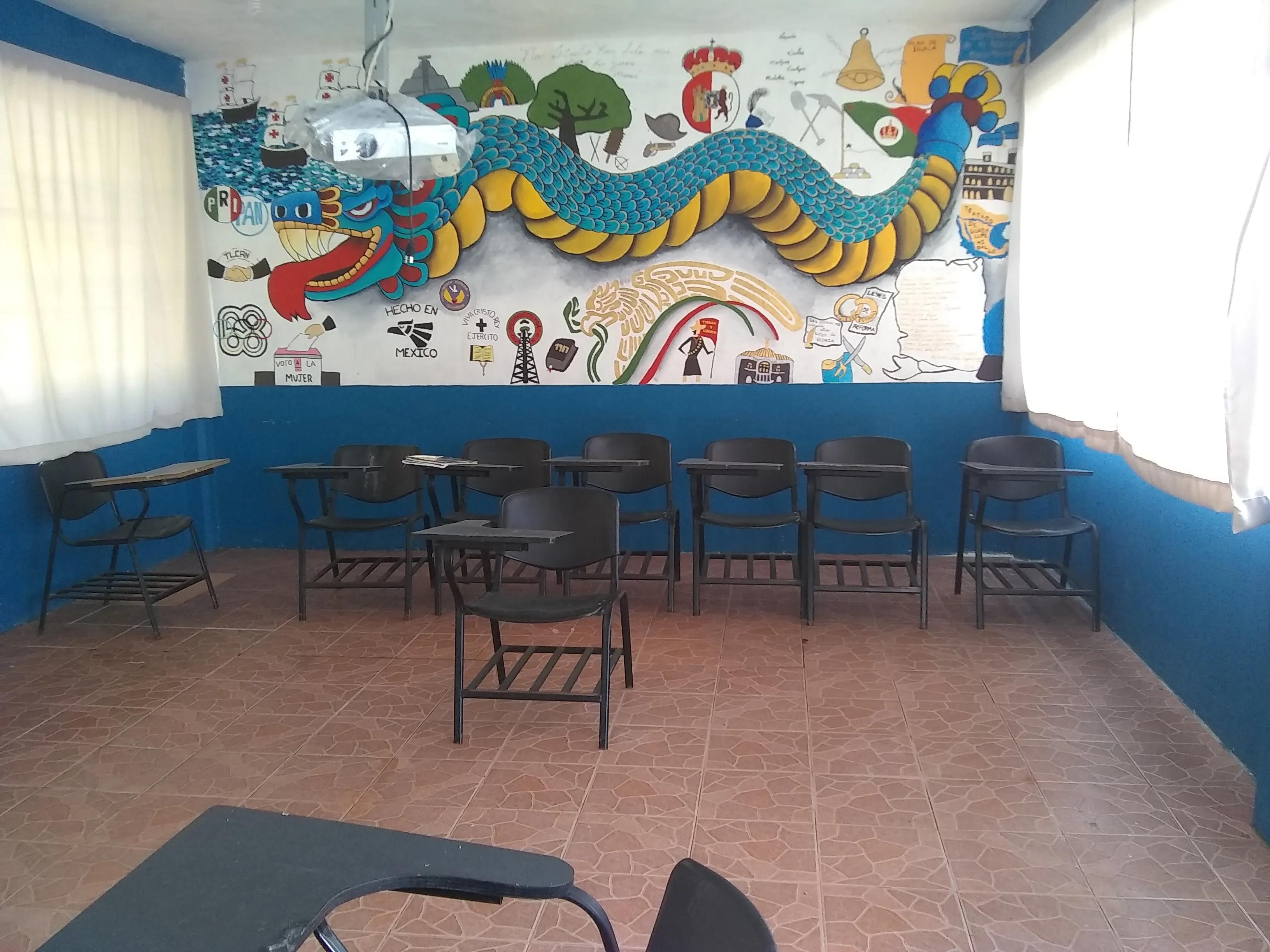 Alumnos conviviendo en actividades de la escuela